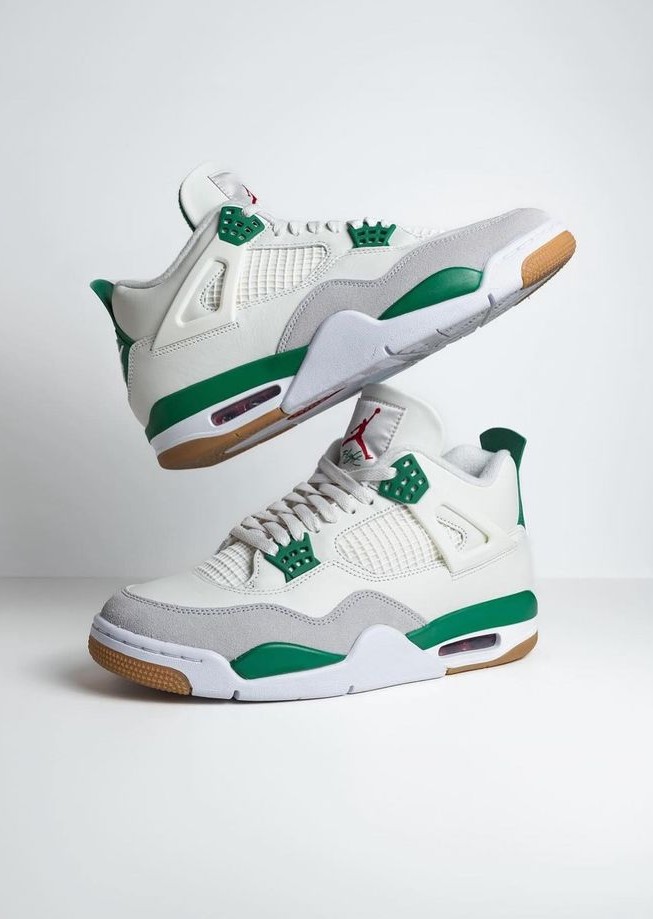 Nike SB x Air Jordan 4