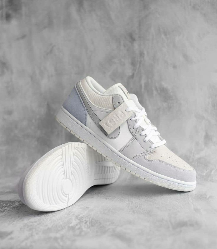 AIR JORDAN 1 LOW PARIS  - Hover