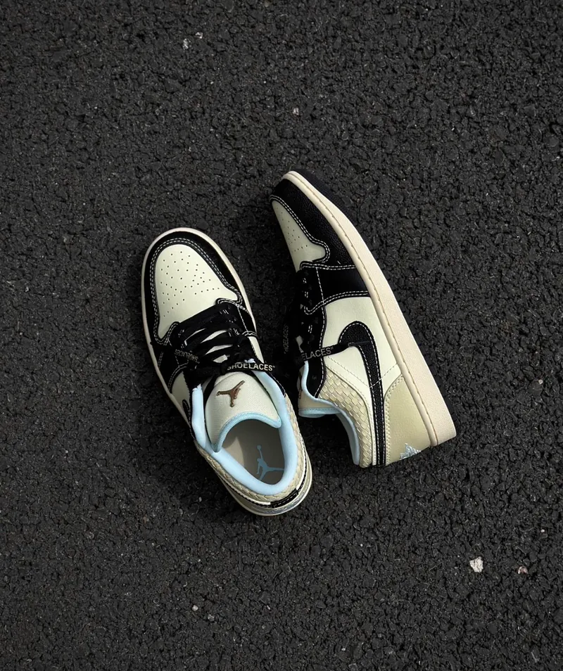 Nike Air Jordan 1 Low SE Coconut Milk Black Muslin - Hover